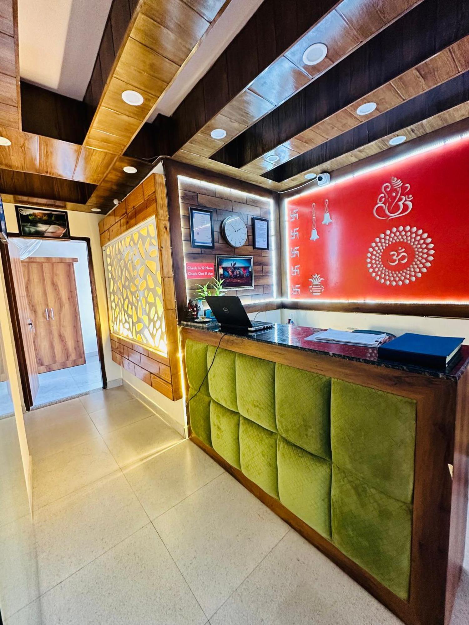 Hotel Royal Orbit By Arony Hospitality Dehradun Exterior foto
