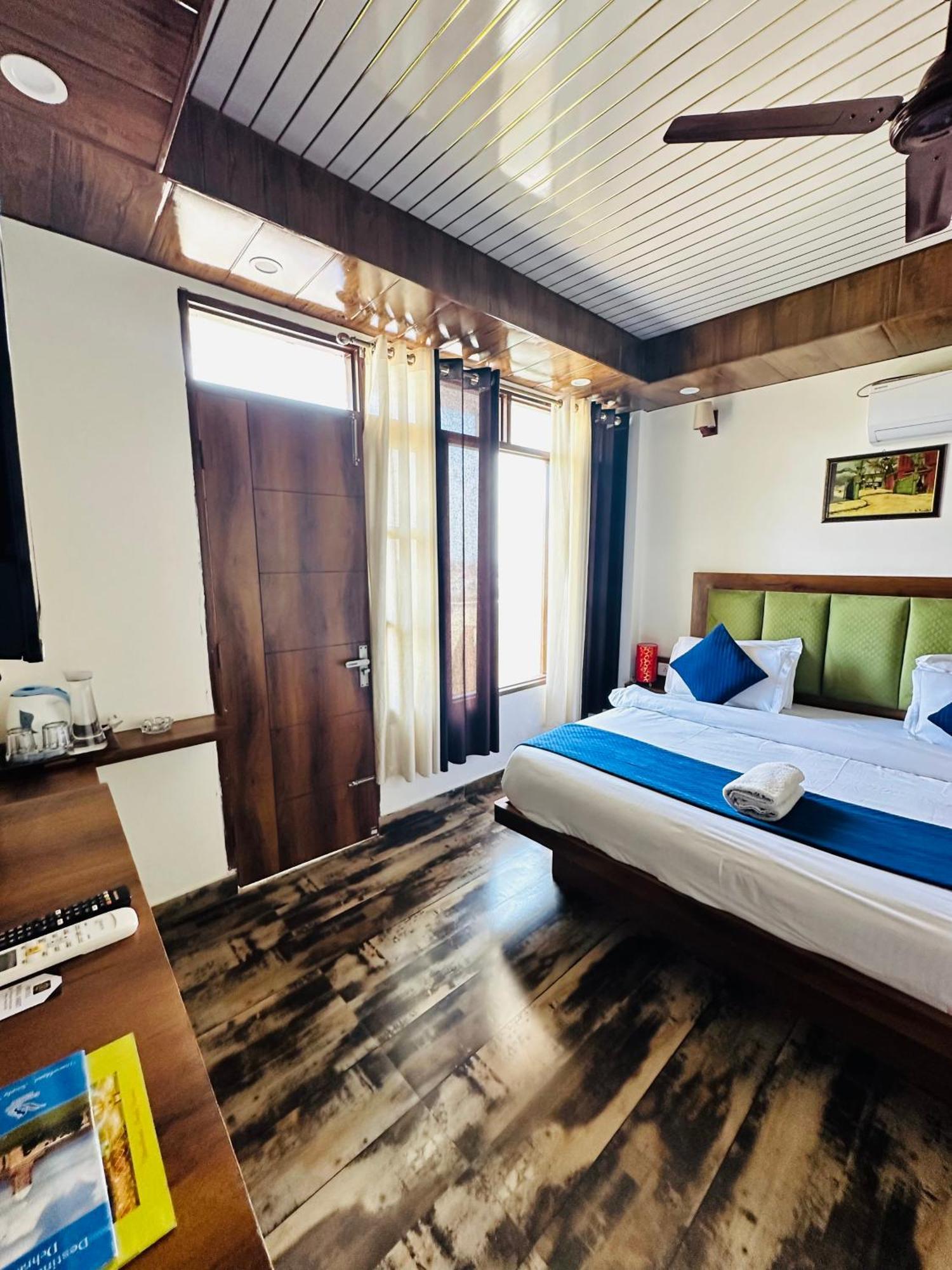 Hotel Royal Orbit By Arony Hospitality Dehradun Exterior foto
